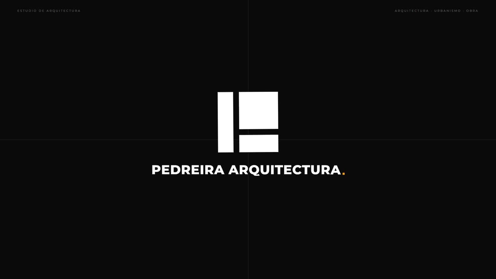 Pantalla de intro de la web: fondo negro, cruz de coordenadas y el logotipo de Pedreira Arquitectura en blanco