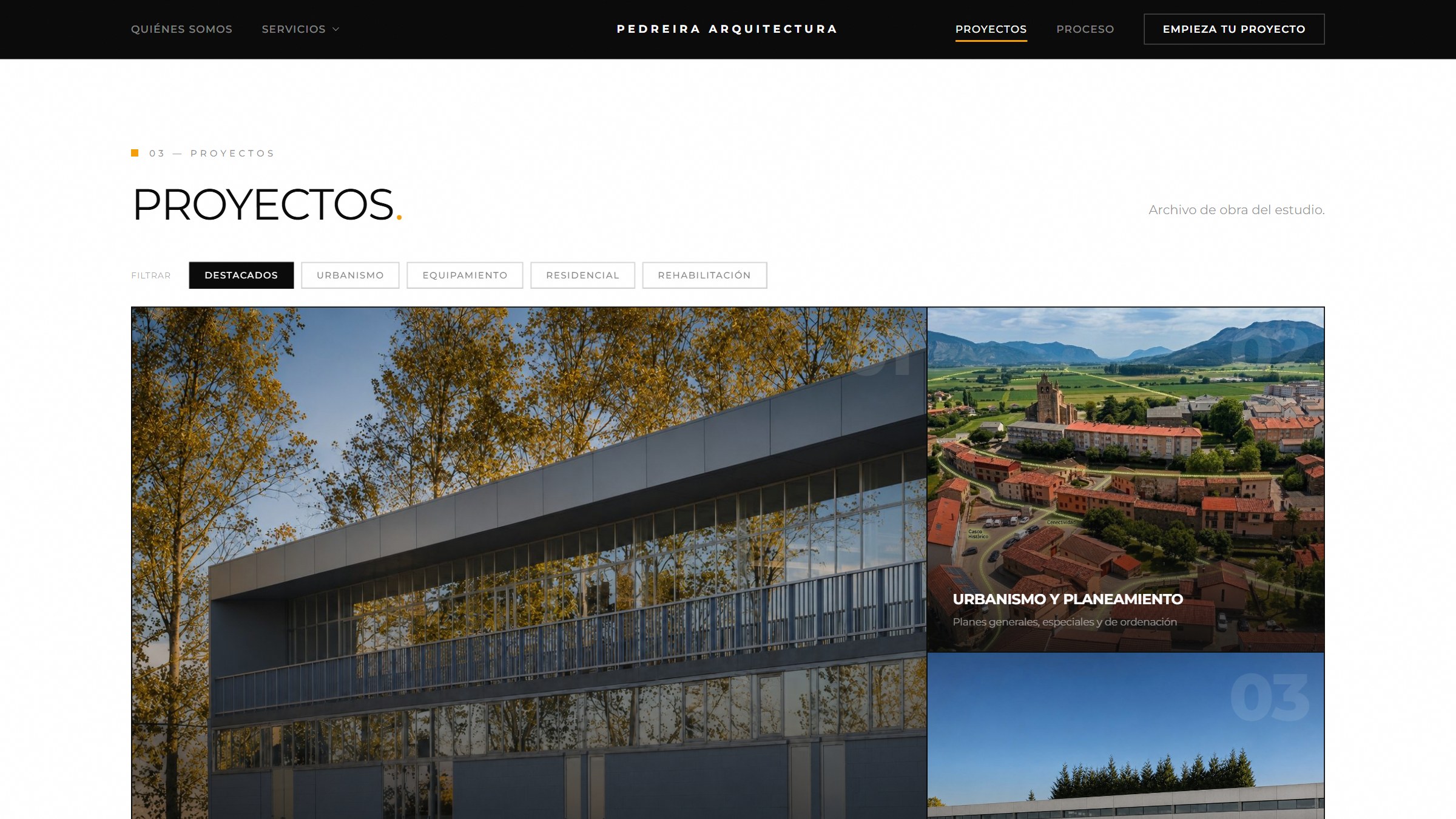 Sección de proyectos de la web, con una fotografía grande a la izquierda y dos más pequeñas a la derecha